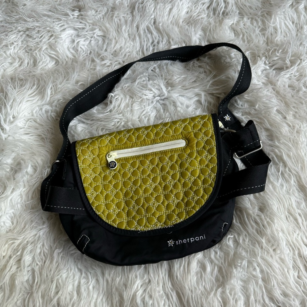 Sherpani Floral Quilted Cross Body Shoulder Purse Black / Pea Green Adj. Strap